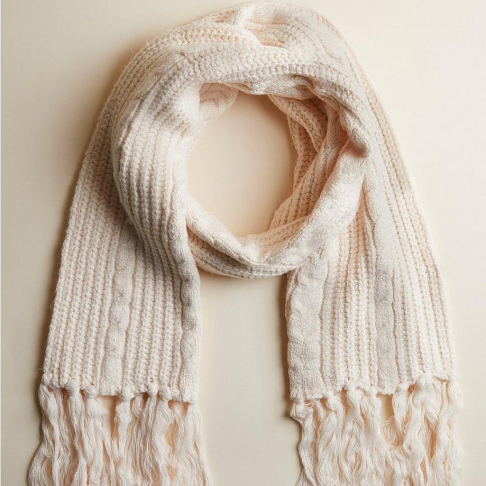❤️NWT TORRID SCARF ☆ VERY SOFT & WARM ☆ CABLE KNIT ☆ FRINGE DETAIL IVORY